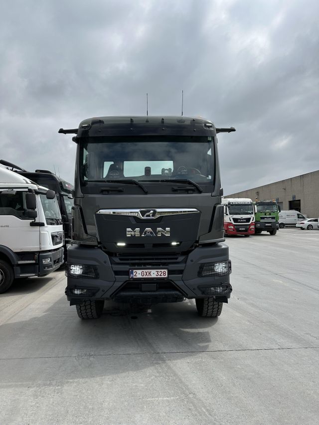 Van Hassel Hovenier TGS 34 520 BLS 6x4 NN Cab wb3600 6