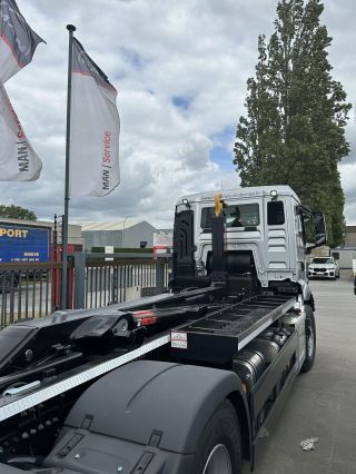 Vindevogel Containerdienst TGS 28 480 BL 6x2 4 NN Cab 4