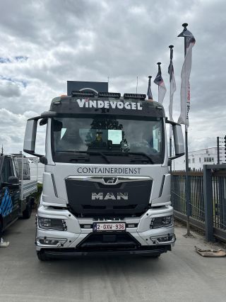 Vindevogel Containerdienst TGS 28 480 BL 6x2 4 NN Cab 1