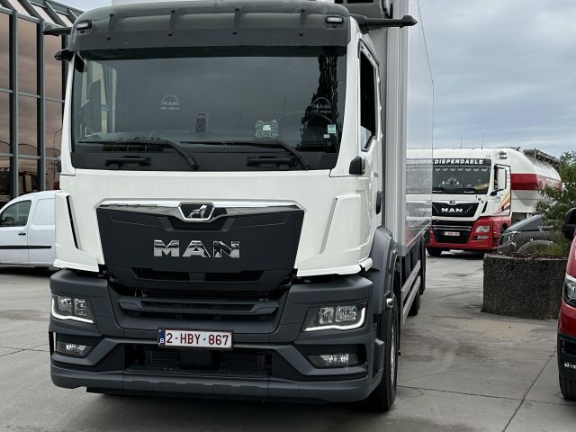 Bosteels TGS 28 330 BL 6x2 4 NN Cab 2